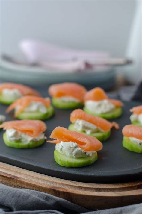 Leckere Gurken- Lachs -Häppchen mit Frischkäse Kalorienarmes Fingerfood