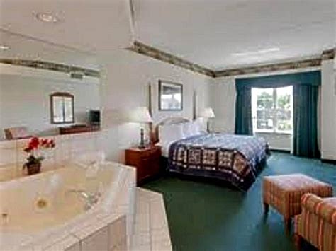 3499 street road, bensalem, pa. 7 Hotel Rooms with Jacuzzi in Lancaster - Anna's Guide 2020