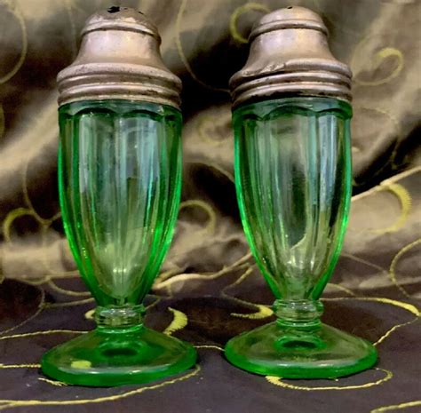 vintage hazel atlas green depression vaseline uranium glass salt and pepper shaker antique