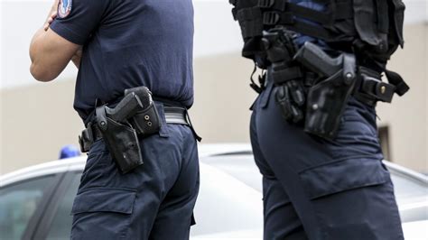 Attentats à Paris Le Port Darme Des Policiers Municipaux En Débat à Lyon