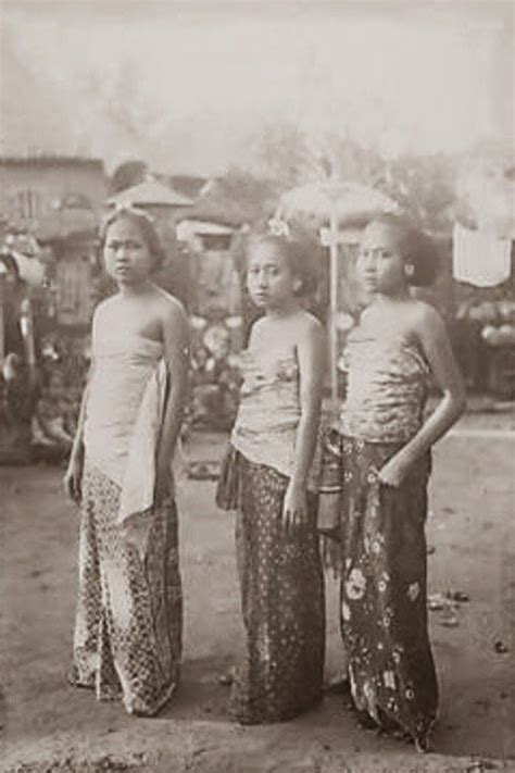 Three Beautiful Balinesse Girl Bali Indonesia 1920s Bali