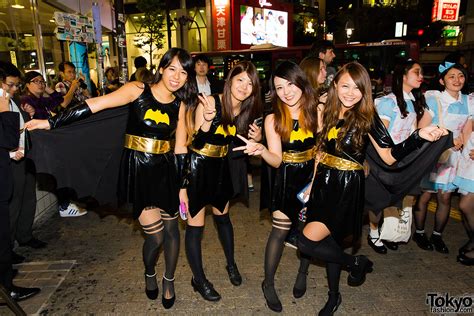 Halloween Eve In Japan 150 Halloween Costume Pictures In Shibuya