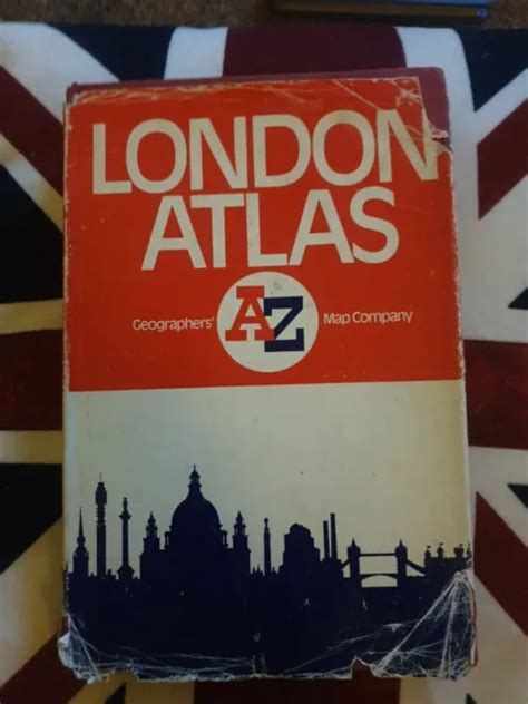 Vintage London Atlas A Z Eighth Edition 1970 Hardback Book With Dj 18