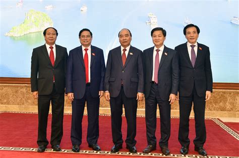 Tóm tắt tiểu sử chủ tịch nước nguyễn xuân phúc. Giới thiệu chữ ký của Thủ tướng Phạm Minh Chính và 2 tân ...