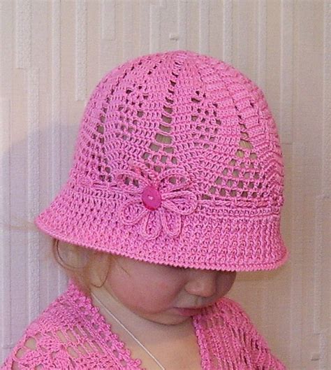 A selection of free crochet patterns to suit beginners and experts alike, new free patterns are added regularly. Crochet hats for kids | Free Crochet Patterns