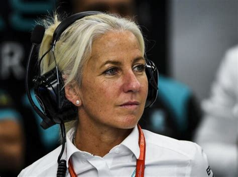 (i) you are not at least 18 years of age or the age of majority in each and every jurisdiction in which you will or may view the sexually explicit material, whichever is higher (the age of majority), (ii) such material offends you, or. Lewis Hamilton: Das ist die Frau an seiner Seite