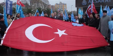 إسطنبول وقفة تضامنية مع مسلمي الأويغور مسلمون حول العالم السوسنة إسلام