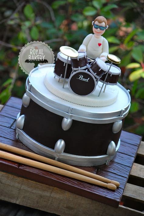 Drum And Drummer Grooms Cake Drum Cake Drum Birthday Music Cakes