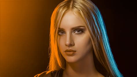 Baggrunde ansigt Kvinder model portræt blond Enkel baggrund langt hår fotografering
