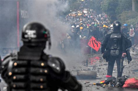 Colombia S Police Responsible For Deaths Of 20 Protesters Hrw Daily Sabah