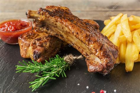 We did not find results for: Costolette di maiale al forno con patatine fritte e salsa ...