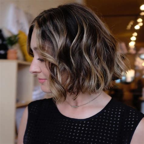 10 Beautiful Medium Bob Haircuts Andedgy Looks Shoulder