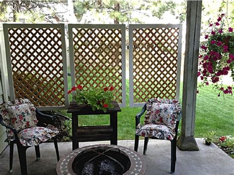 Simply place the finished piece in a planter along the porch ledge. 12 DIY Privacy Screens For Spending Peaceful Days On The Patio