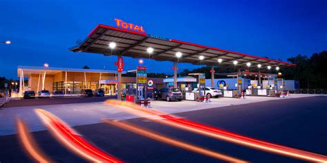 Total expands its electric vehicle charging network - Electrek