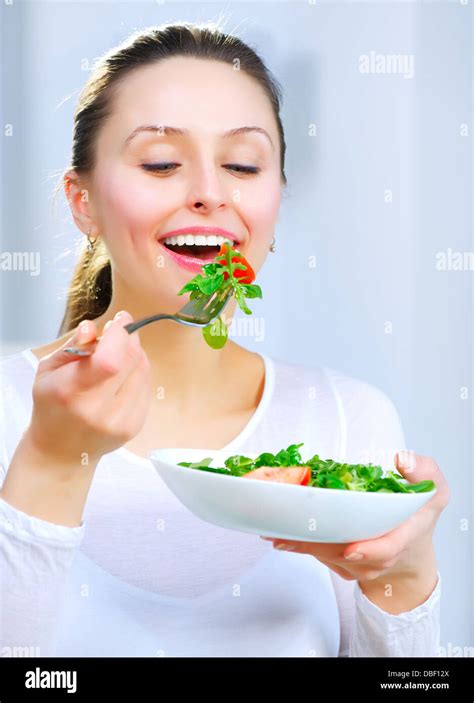 Diet Healthy Young Woman Eating Vegetable Salad Stock Photo Alamy