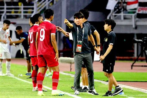 Foto Soal Pelatih Federasi Sepak Bola Vietnam Diminta Belajar Dari Indonesia