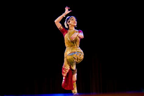 Madras was the shortened name of the fishing village at that time, the weaving of cotton fabrics was a local industry, and the english invited the weavers and. Music Academy in Chennai Hosts Indian Dance Festival - The ...