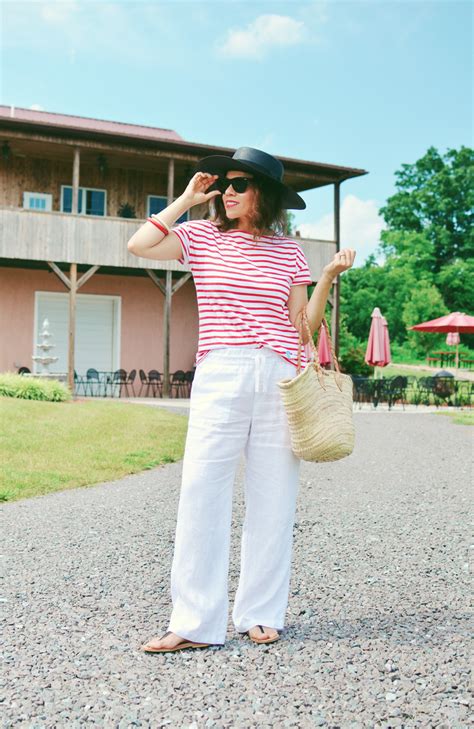 A French Way To Wear White Linen Pants White Linen Pants Linen Pants
