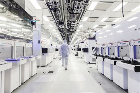 Globalfoundries To Spend 1b To Expand Chip Capacity Unveils Plans For