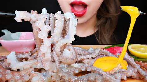 Asmr Raw Octopus Eating Sounds Mukbang Youtube
