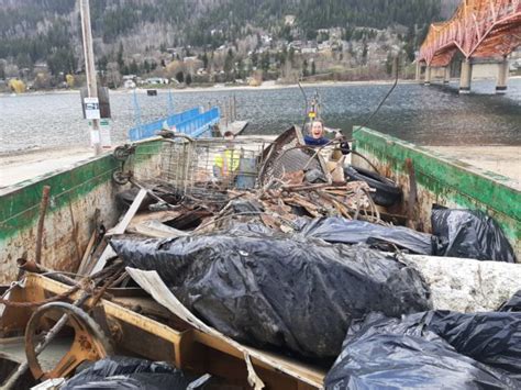 60 Volunteers Remove Over 7000 Pounds Of Trash From Kootenay Lake