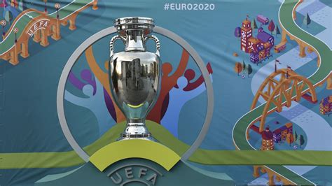 Campeonato europeo de fútbol de selecciones masculinas más importante de europa, organizado por la uefa cada cuatro años. Un millón de entradas para la Eurocopa 2020 estarán ...