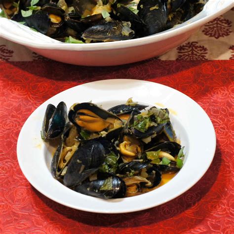 steamed mussels in red thai coconut curry paleo cooking mussels recipe steamed mussels