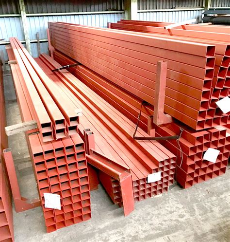 【楽天市場】鉄 スチール 角パイプ 厚さ23ミリ×75ミリ×75ミリ 長さ15m 重さ約77kg 赤塗装 ※普通の鉄の四角いパイプです