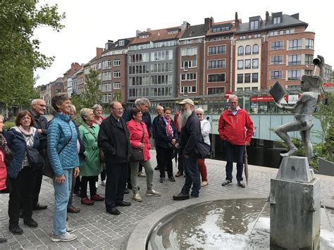 De nieuwe lerarenkaarten (2021) van klasse liggen klaar aan onze onthaalbalie. 2019 Stadswandeling in Leuven | SINT-GILLIS-WAAS