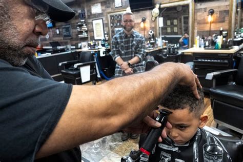 Columbus Agency Helps Foster Parents Learn Black Childrens Hair Care