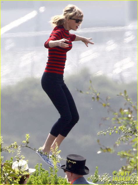Taylor Swift Trampoline Jumper At Photo Shoot Photo Taylor Swift Photos Just