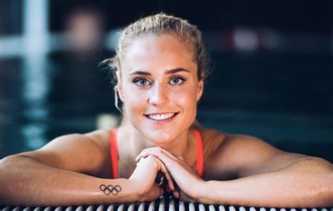 Sarah Bro Zac Efron S Girlfriend Bio Net Worth Olympic Swimmer Records Dating Height
