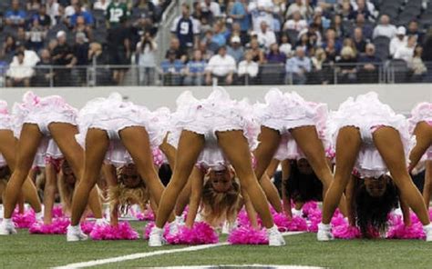 20 Of The Most Hilariously Shocking Cheerleader Wardrobe Malfunctions Page 3 Of 5
