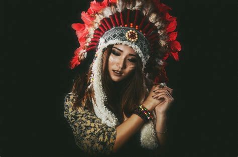 Jun 01, 2021 · the native women's association of canada is releasing its own action plan for implementing recommendations from the national inquiry into missing and murdered indigenous women and girls. Native American Headdress Girls Wallpapers - Wallpaper Cave