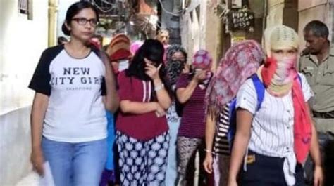 Delhi Police Dcw Rescue 16 Girls Trafficked From Nepal In Munirka