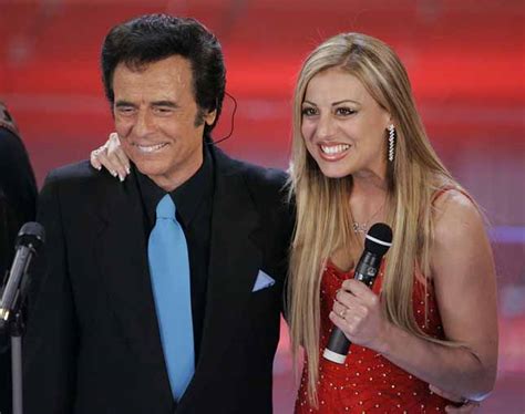 E, anche dopo la morte del padre, continua la vita, almeno quella televisiva di cristiana ciacci, ovvero la figlia del mitico little tony. Addio Little Tony. La sua carriera e i suoi amori per ...