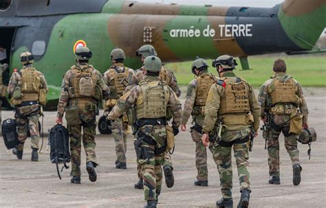 les jeunes diplômés choisissent l armée de terre