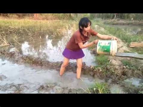 Amazing Beautiful Girl Fishing In The Field In Cambodia How To Catch