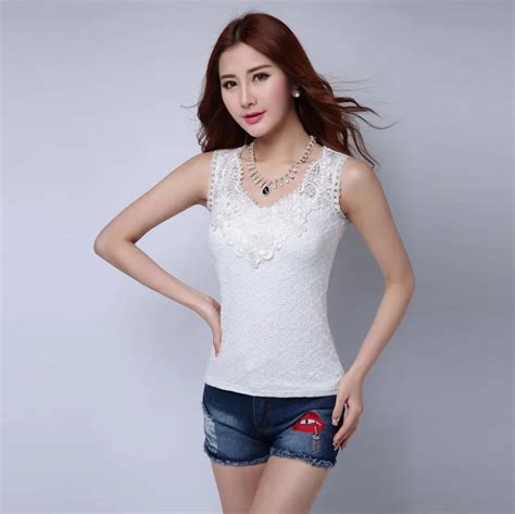 Tank Top Women Fitness Elegant Flower Embroidery Lace Vest 2017 New Fashion Summer Tube Top