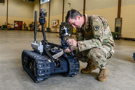 Guard Members To See Expanded Use Of Robots National Guard Guard