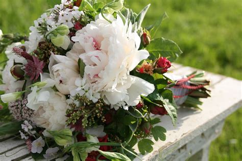 Organic Bridal Bouquet Featuring Icelandic Poppies Garde Flickr