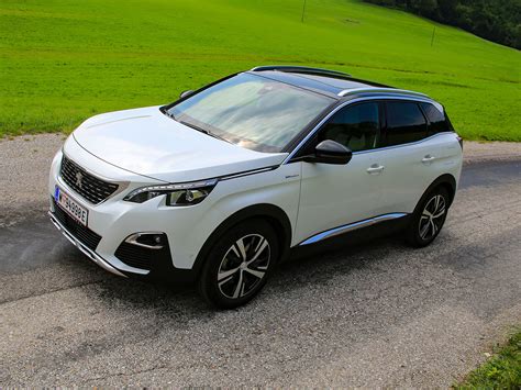 Der peugeot 3008, der zum ersten mal auf dem pariser autosalon 2008 gezeigt wurde, wurde im mai 2009 offiziell vorgestellt, nachdem er geringfügige änderungen am design erfahren hatte. Peugeot 3008 GT HYBRID4 300 e-EAT8 - Testbericht - AutoGuru.at