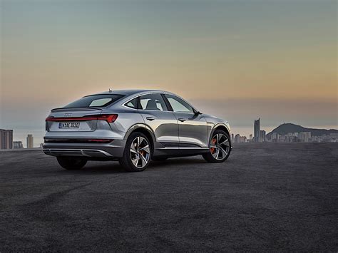 It can even tow up to 1800kg. 2021 Audi e-tron Sportback Review - autoevolution