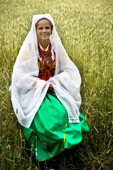 Polish Folk Costumes : Photo | Polish traditional costume, Polish folk costume, Polish clothing