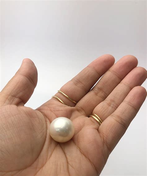 19mm White South Sea Pearl With Gia Certificate Round Shape