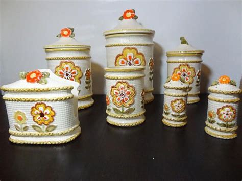 The vintage retro style labels add to the. Vintage Retro Floral Ceramic Kitchen Canister Set - Set of ...