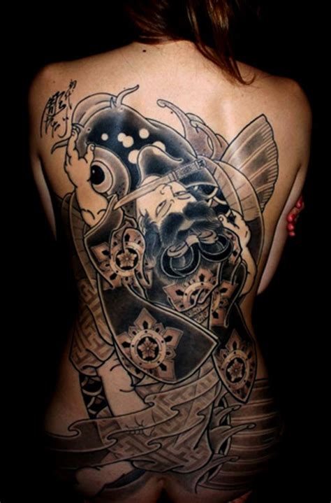 You instantly recognize a traditional japanese tattoo on sight because they are so unique, and huge. 5 INCREDIBLE JAPANESE TATTOO DESIGNS - The VandalList