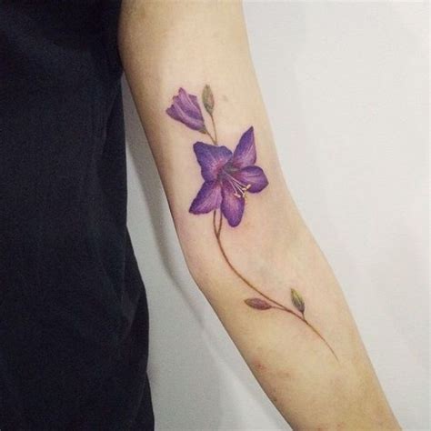 Violet flower tattoo is the best way by which you can make a bold and public display of your emotions on your own body. These 11 Floral Tattoos Are the Definition of Pretty ...
