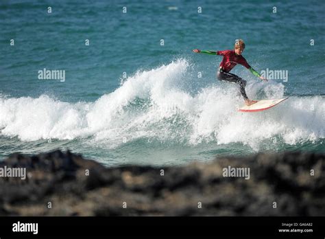 Carving A Wave Hi Res Stock Photography And Images Alamy