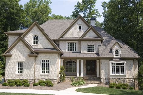 Choosing The Right Exterior House Colors With Brick